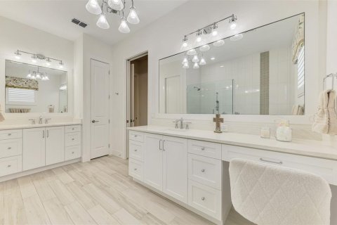 House in Sarasota, Florida 4 bedrooms, 291.53 sq.m. № 1656700 - photo 27