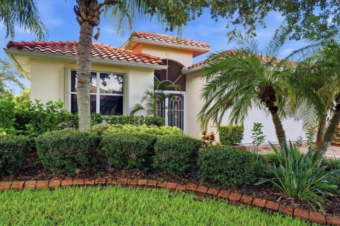 House in Sarasota, Florida 2 bedrooms, 165.18 sq.m. № 2349905