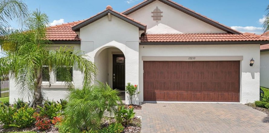 House in Wimauma, Florida 2 bedrooms, 181.72 sq.m. № 1847055