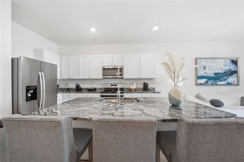 Townhouse in Wesley Chapel, Florida 3 bedrooms, 155.43 sq.m. № 2229234 - photo 11