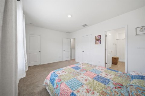 Townhouse in Wesley Chapel, Florida 3 bedrooms, 155.43 sq.m. № 2229234 - photo 19