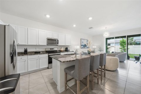 Townhouse in Wesley Chapel, Florida 3 bedrooms, 155.43 sq.m. № 2229234 - photo 8