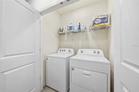 Townhouse in Wesley Chapel, Florida 3 bedrooms, 155.43 sq.m. № 2229234 - photo 16