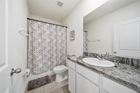 Townhouse in Wesley Chapel, Florida 3 bedrooms, 155.43 sq.m. № 2229234 - photo 24