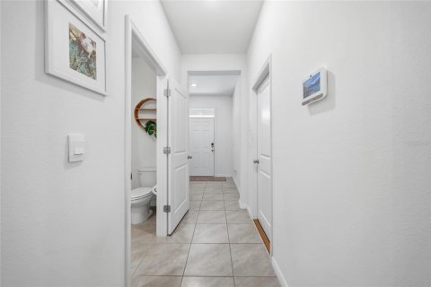 Townhouse in Wesley Chapel, Florida 3 bedrooms, 155.43 sq.m. № 2229234 - photo 14