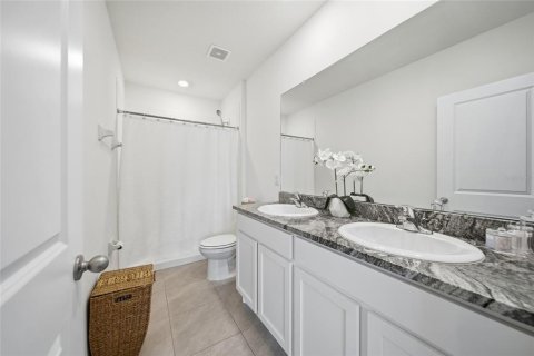 Townhouse in Wesley Chapel, Florida 3 bedrooms, 155.43 sq.m. № 2229234 - photo 18