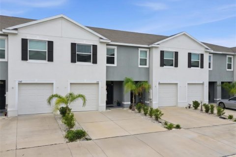 Townhouse in Wesley Chapel, Florida 3 bedrooms, 155.43 sq.m. № 2229234