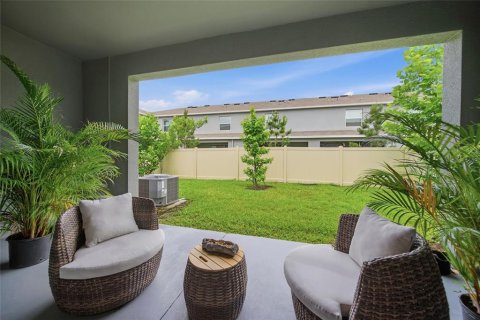 Townhouse in Wesley Chapel, Florida 3 bedrooms, 155.43 sq.m. № 2229234 - photo 4