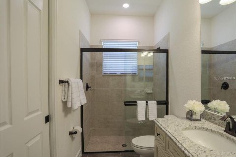 House in LAKEWOOD NATIONAL in Lakewood Ranch, Florida 4 bedrooms, 266.82 sq.m. № 231544 - photo 22