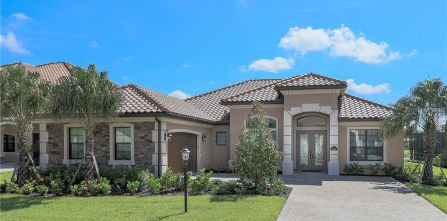 House in LAKEWOOD NATIONAL in Lakewood Ranch, Florida 4 bedrooms, 266.82 sq.m. № 231544