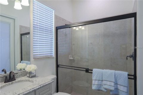 House in LAKEWOOD NATIONAL in Lakewood Ranch, Florida 4 bedrooms, 266.82 sq.m. № 231544 - photo 25