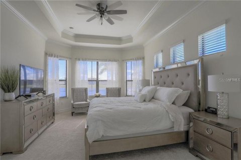 House in LAKEWOOD NATIONAL in Lakewood Ranch, Florida 4 bedrooms, 266.82 sq.m. № 231544 - photo 7