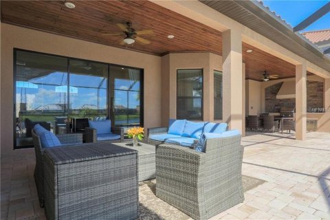 House in LAKEWOOD NATIONAL in Lakewood Ranch, Florida 4 bedrooms, 266.82 sq.m. № 231544 - photo 29