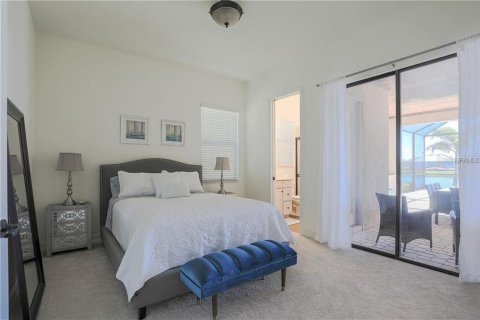 House in LAKEWOOD NATIONAL in Lakewood Ranch, Florida 4 bedrooms, 266.82 sq.m. № 231544 - photo 23