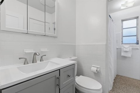 House in South Daytona, Florida 3 bedrooms, 99.03 sq.m. № 2416721 - photo 11