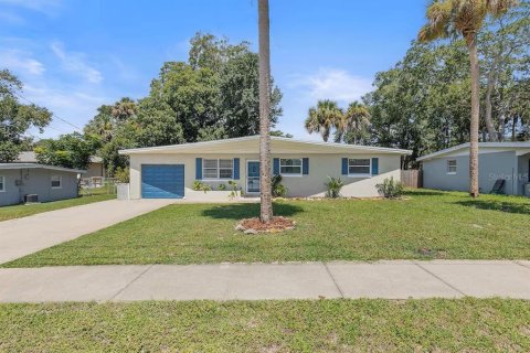 House in South Daytona, Florida 3 bedrooms, 99.03 sq.m. № 2416721 - photo 2