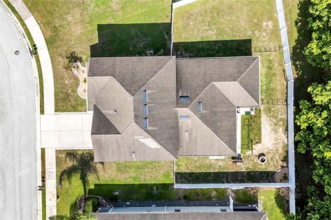 House in Auburndale, Florida 4 bedrooms, 287.16 sq.m. № 2227037 - photo 8