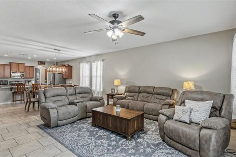 House in Auburndale, Florida 4 bedrooms, 287.16 sq.m. № 2227037 - photo 29