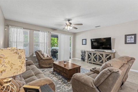 House in Auburndale, Florida 4 bedrooms, 287.16 sq.m. № 2227037 - photo 28
