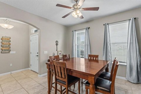 House in Auburndale, Florida 4 bedrooms, 287.16 sq.m. № 2227037 - photo 16