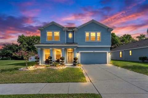 House in Auburndale, Florida 4 bedrooms, 287.16 sq.m. № 2227037