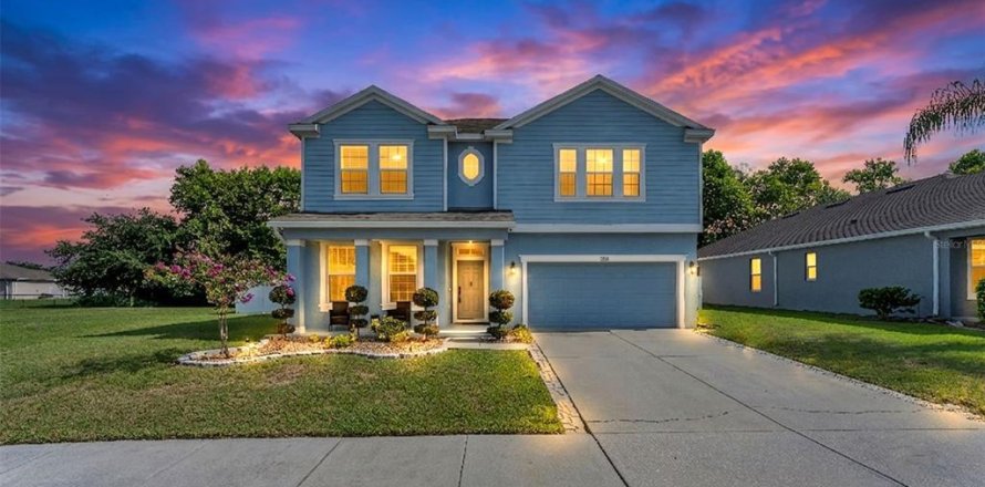 House in Auburndale, Florida 4 bedrooms, 287.16 sq.m. № 2227037