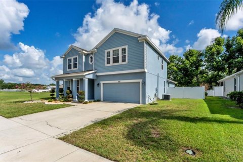 House in Auburndale, Florida 4 bedrooms, 287.16 sq.m. № 2227037 - photo 3