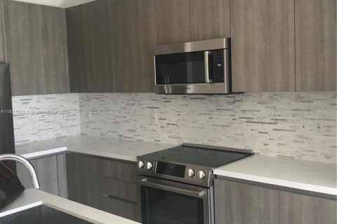 Townhouse in Doral, Florida 4 bedrooms, 176.05 sq.m. № 1781983 - photo 6