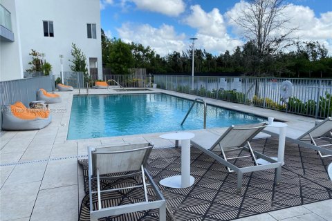 Townhouse in Doral, Florida 4 bedrooms, 176.05 sq.m. № 1781983 - photo 22