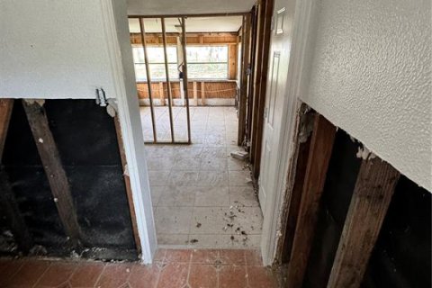 House in Saint Petersburg, Florida 3 bedrooms, 83.43 sq.m. № 1442364 - photo 4