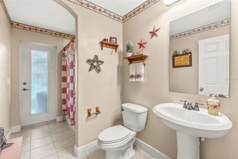 House in Mount Dora, Florida 4 bedrooms, 257.99 sq.m. № 1829292 - photo 12