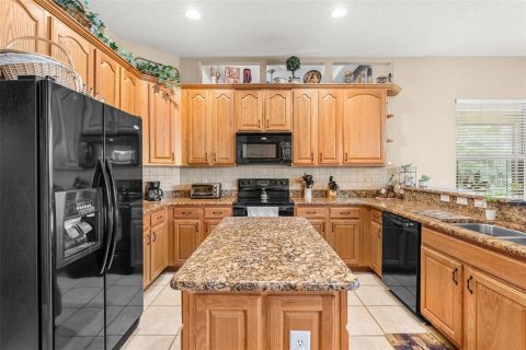 House in Mount Dora, Florida 4 bedrooms, 257.99 sq.m. № 1829292 - photo 14