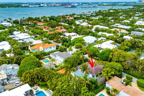 House in Palm Beach, Florida 4 bedrooms, 290.78 sq.m. № 2087689 - photo 27