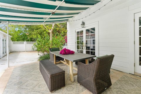 House in Palm Beach, Florida 4 bedrooms, 290.78 sq.m. № 2087689 - photo 6