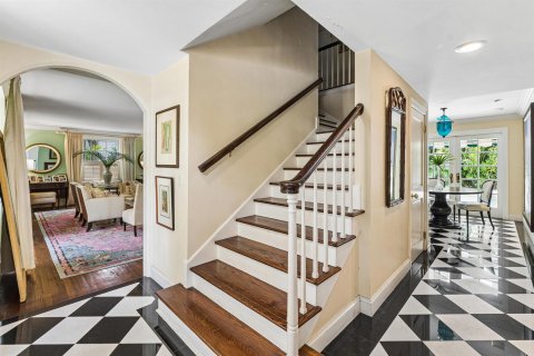 House in Palm Beach, Florida 4 bedrooms, 290.78 sq.m. № 2087689 - photo 11