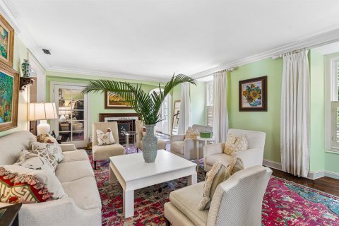 House in Palm Beach, Florida 4 bedrooms, 290.78 sq.m. № 2087689 - photo 13