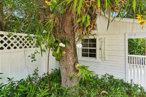 House in Palm Beach, Florida 4 bedrooms, 290.78 sq.m. № 2087689 - photo 9
