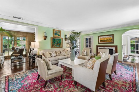 House in Palm Beach, Florida 4 bedrooms, 290.78 sq.m. № 2087689 - photo 12