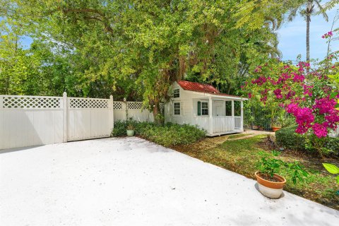 House in Palm Beach, Florida 4 bedrooms, 290.78 sq.m. № 2087689 - photo 10