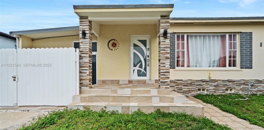 Дом в Хайалиа, Флорида 4 спальни, 92.9м2 № 1991963