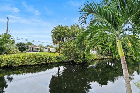 Купить виллу или дом в Хайалиа, Флорида 4 спальни, 92.9м2, № 1991963 - фото 25