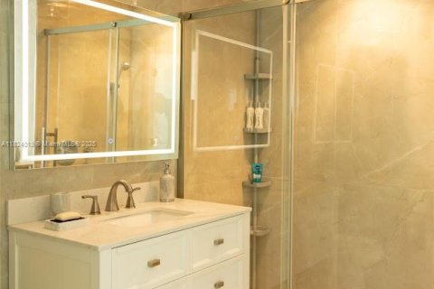 Hotel in Miami Beach, Florida 1 bedroom, 64.66 sq.m. № 1794578 - photo 8