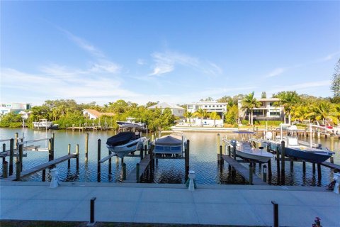 Condo in Sarasota, Florida, 1 bedroom  № 1725070 - photo 28