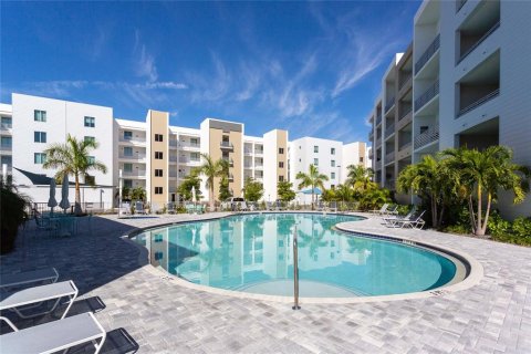 Condo in Sarasota, Florida, 1 bedroom  № 1725070 - photo 18