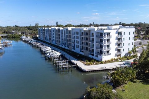 Condo in Sarasota, Florida, 1 bedroom  № 1725070 - photo 1