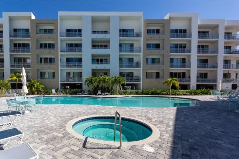 Condo in Sarasota, Florida, 1 bedroom  № 1725070 - photo 19