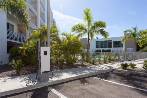 Condo in Sarasota, Florida, 1 bedroom  № 1725070 - photo 16