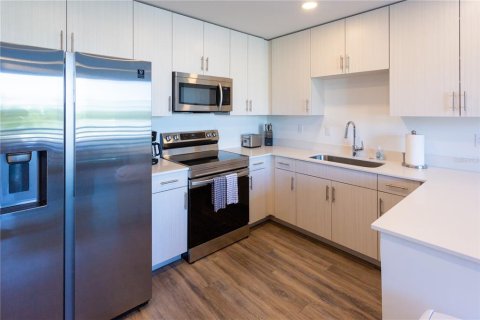 Condo in Sarasota, Florida, 1 bedroom  № 1725070 - photo 4