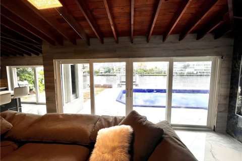 Villa ou maison à vendre à Pompano Beach, Floride: 3 chambres, 182.09 m2 № 2405974 - photo 10