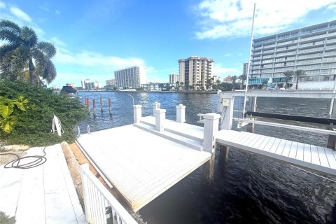Villa ou maison à vendre à Pompano Beach, Floride: 3 chambres, 182.09 m2 № 2405974 - photo 4